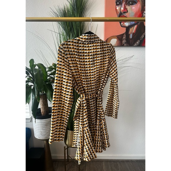 Cider Allover Print V-Neck Mini Dress - Size Large - Picture 9 of 14